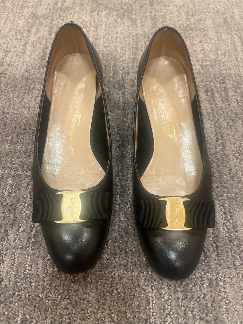 Salvatore Ferragamo Vara Bow Black Leather Pumps